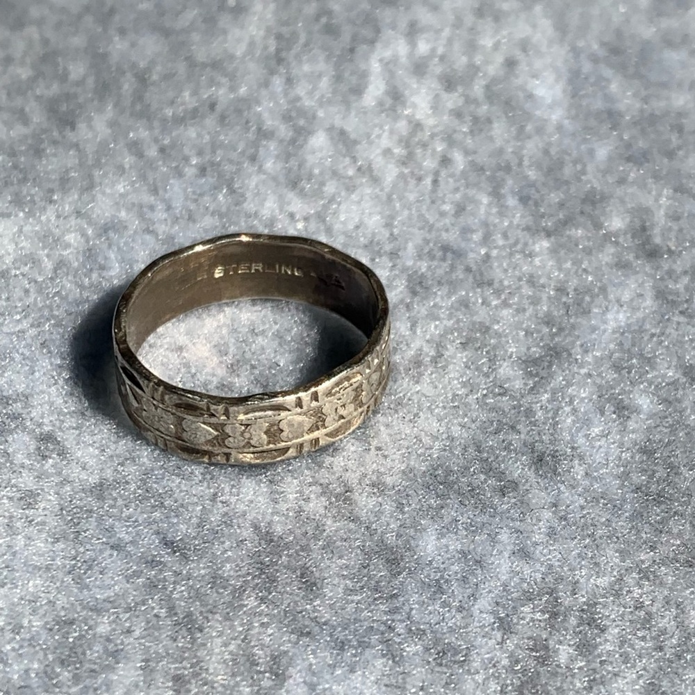 Vintage Beautiful Sterling Silver Heart & Posy Design Ring Size 7